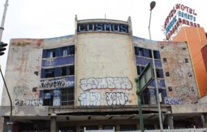 cine-faro-cosmos-3