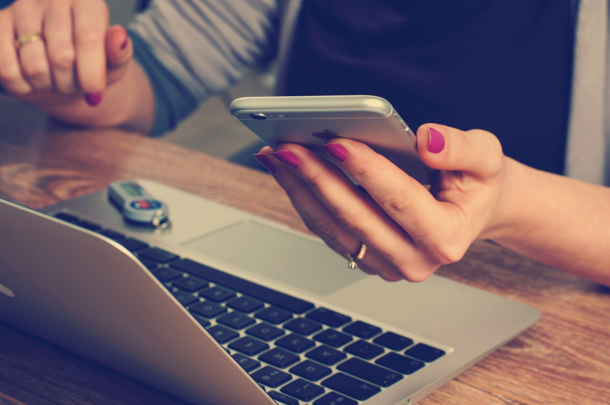 Home-office-2-Unsplash-scaled (1)