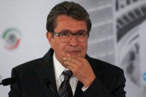 Ricardo Monreal, coordinador de los senadores de Morena, opina sobre la situación de Santiago Nieto, quien presentara su renuncia luego de que se difundieran imágenes de su boda en Guatemala.