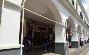 Comienzan a instalar estructuras para Festival del Alfeñique 2022 en Toluca