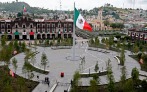 inauguran-la-plaza-de-los-martires-en-toluca