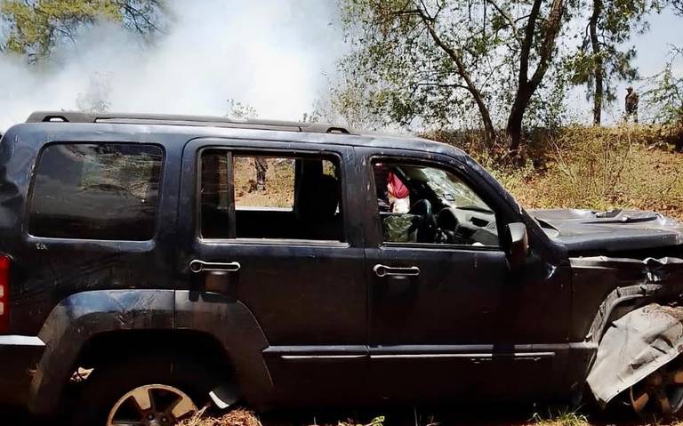 Cayeron a una barranca en la Toluca-Zitácuaro; hay al menos 4 lesionados